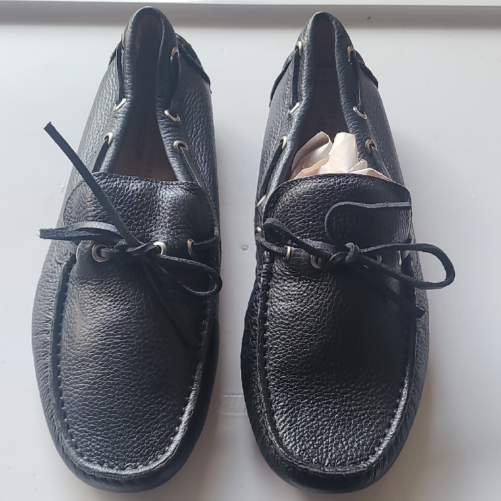 Black Leather BLOOMINGDALES Men's Driving Loafers in a Size 8 In EUC!